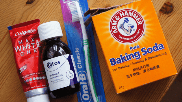 Hoe helpt baking soda ons om wittere tanden te krijgen?